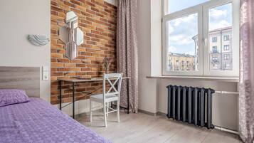 2 Schlafzimmer, Schreibtisch, Bügeleisen/Bügelbrett, kostenloses WLAN