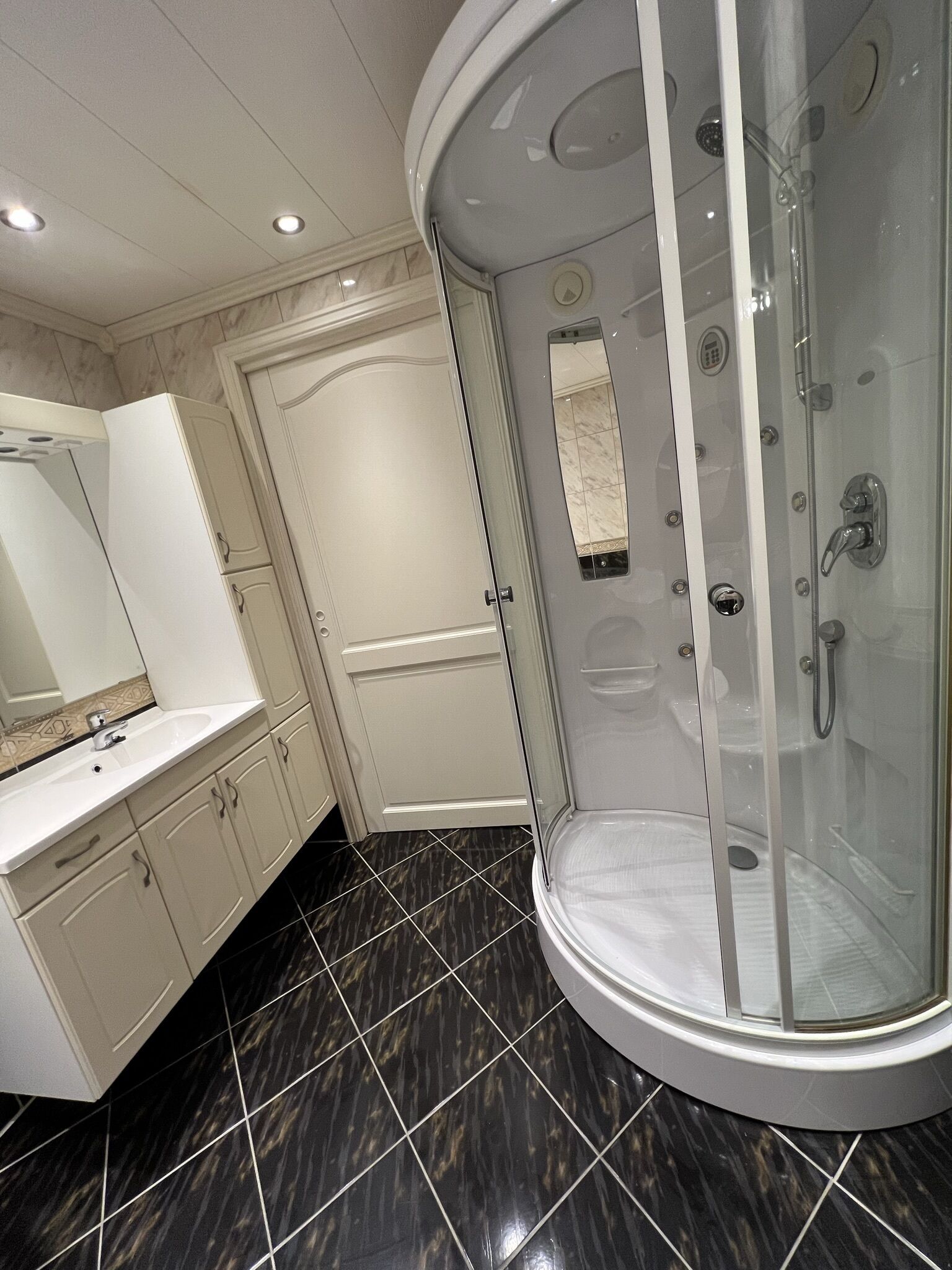 Badekar, håndklæder, Sæbe, Shampoo