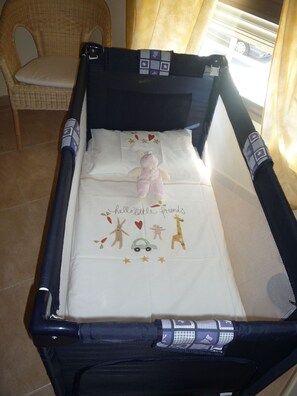 2 bedrooms, in-room safe, iron/ironing board, WiFi - Comfortable apartment near the beach, windsurfing area, parking. (El Médano)