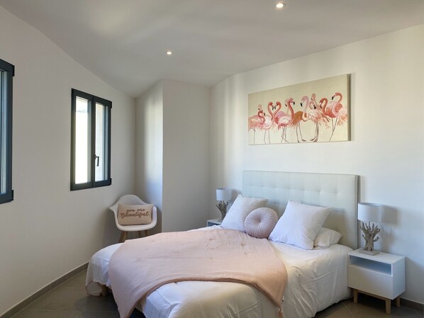 3 bedrooms, bed sheets