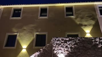 Esterni