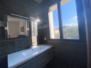 مناشف