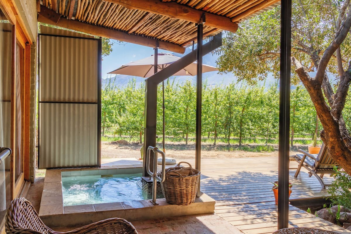 Farm Cottage- Lady Red | Terrace/patio