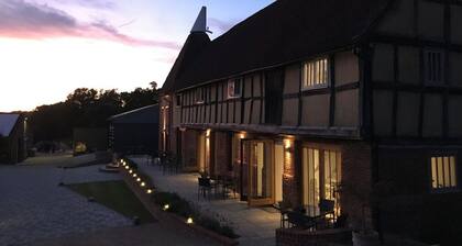 2 Weaver's Cottage - family break at the farm