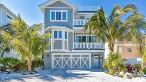 Exterior - As Far as the Eye Can Sea (Bradenton Beach)