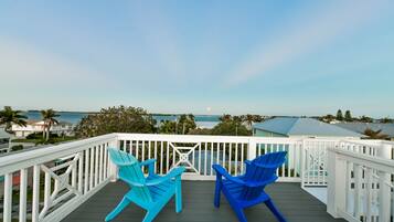 House, Multiple Beds, Private Pool | Balcony