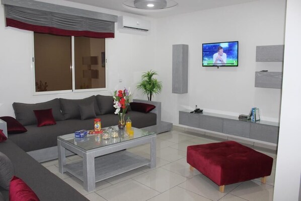 Basic-Apartment | Wohnbereich | Smart-TV