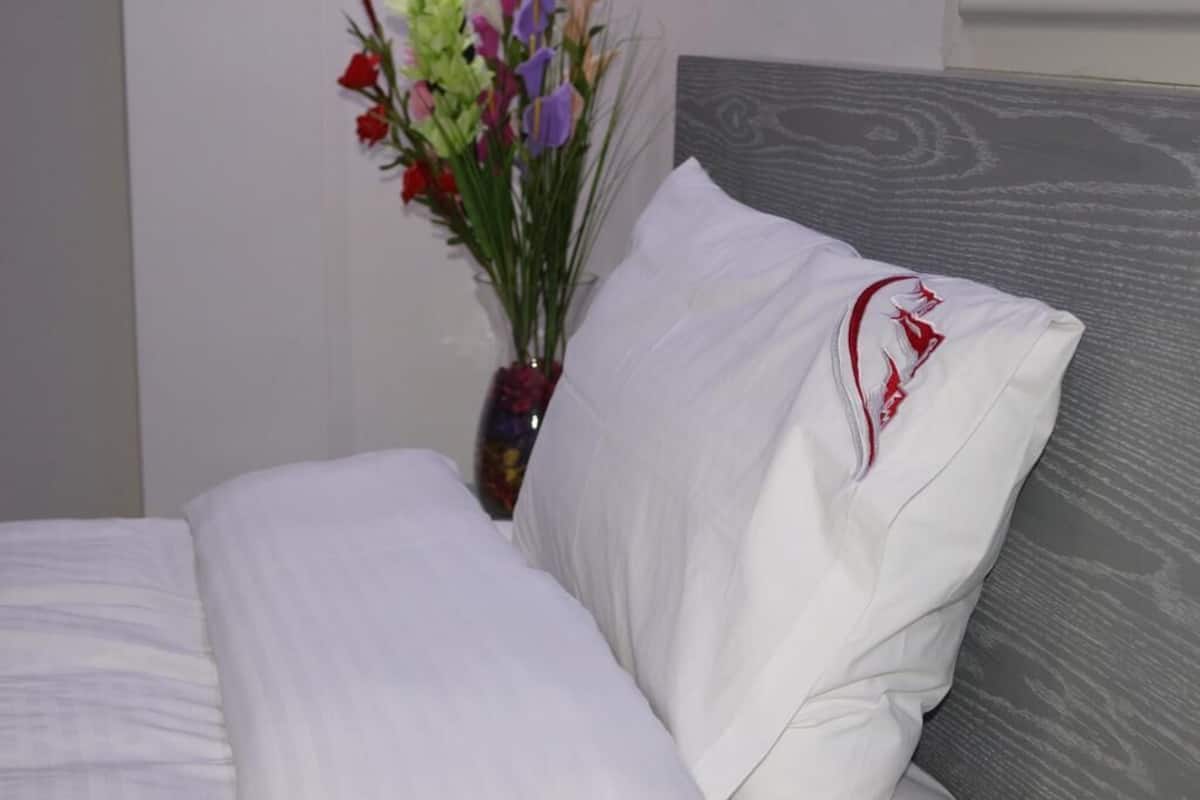 Traditional Apartment | 2 bedrooms, individually decorated, individually furnished, desk
