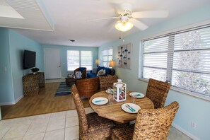 House, Multiple Beds, Private Pool | Private kitchen | Fridge, microwave, stovetop, dishwasher - Sandy Toes and Feet Retreat (Anna Maria)
