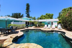 Outdoor pool - Sandy Toes and Feet Retreat (Anna Maria)