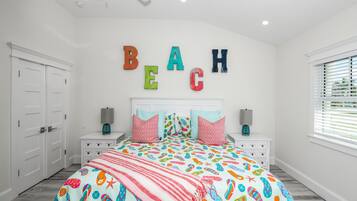 Habitación, varias camas, alberca privada | 2 habitaciones y wifi gratis