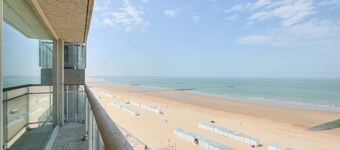 Apartment with sea view on 7th floor