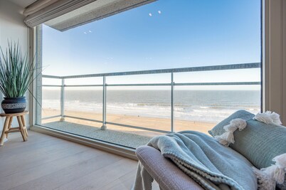 Apartment with sea view on 7th floor
