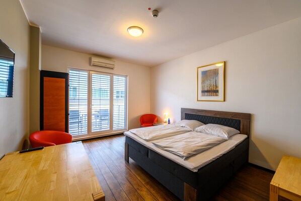 Desk, free WiFi - Art Rock Downtown Hotel (Cologne)