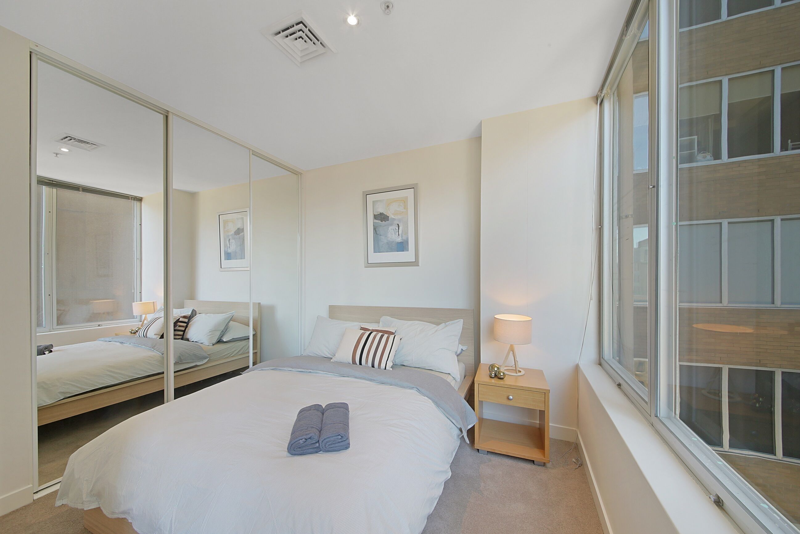 A Comfy & Central 2BR Apt Near Flinders Station