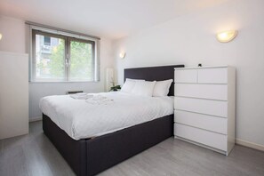 2 bedrooms, iron/ironing board, Internet, bed sheets