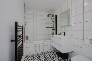 Badekar og hårføner