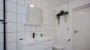 Badewanne, Haartrockner, Shampoo