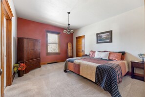 3 Schlafzimmer, Schreibtisch, Bügeleisen/Bügelbrett, kostenloses WLAN