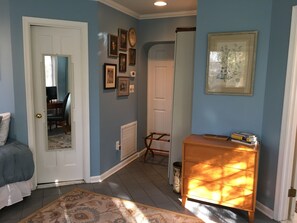 Interior - Lovely guest suite in a quiet but close-in neighborhood (Washington)