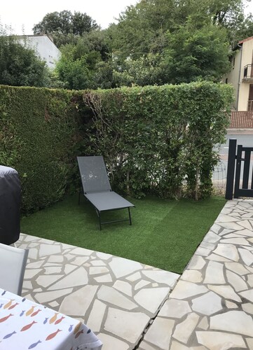 Residential house for 4 people with small garden, 300m from the beach