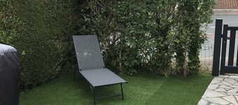 Residential house for 4 people with small garden, 300m from the beach