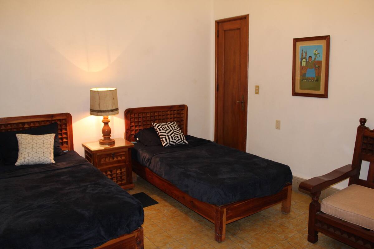 Standard Room (#2) | 1 bedroom, desk, laptop workspace, WiFi (free)