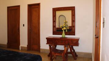 1 bedroom, individually decorated, desk, laptop workspace