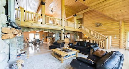 Luxury Lakefront Property w/ private beach