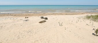 Luxury Lakefront Property w/ private beach