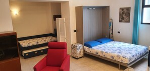 Zimmersafe, Bügeleisen/Bügelbrett, Reisekinderbett, kostenloses WLAN