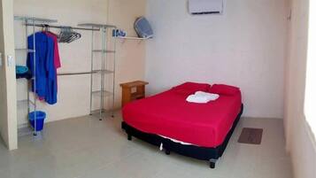 2 chambres, fer et planche Ă repasser, Wi-Fi, draps fournis