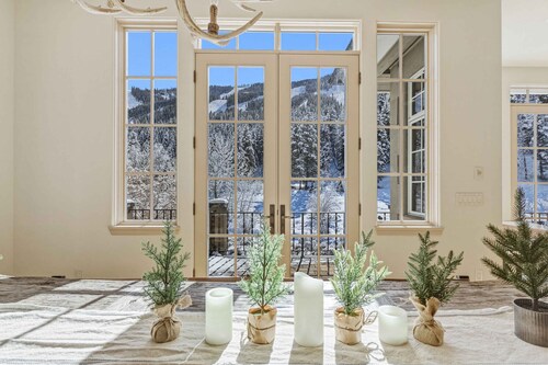 The Luxury Riverfront Home at Warm Springs