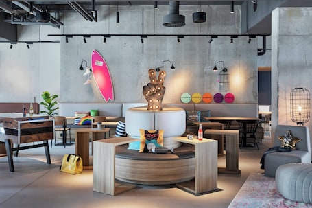 Lobby sitting area. Moxy Hamburg City