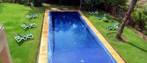 Outdoor pool, a heated pool