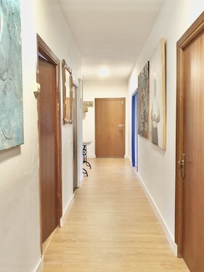Interior - Rural house next to the river with private pool, fireplace, swings and barbecue. (Illana)