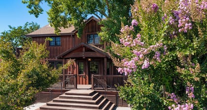 A Peaceful Retreat in Wine Country - The Maefield Vineyard House