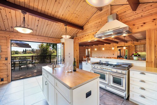 A Peaceful Retreat in Wine Country - The Maefield Vineyard House