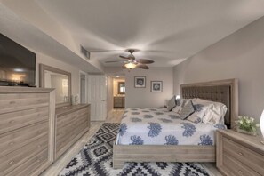 3 chambres, bureau, fer et planche à repasser, lit parapluie