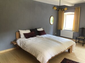 6 habitaciones, wifi gratis y ropa de cama