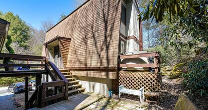 Dog-friendly mountain condo with private hot tub & fireplace - near ski lifts