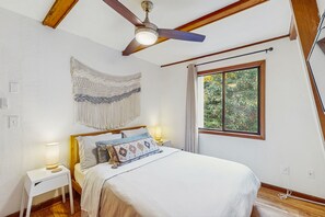 1 makuuhuone, silitysrauta/-lauta, internet, vuodevaatteet