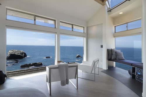 Spectacular Ocean Front Views • Sonoma Coast • Timber Cove • Jenner