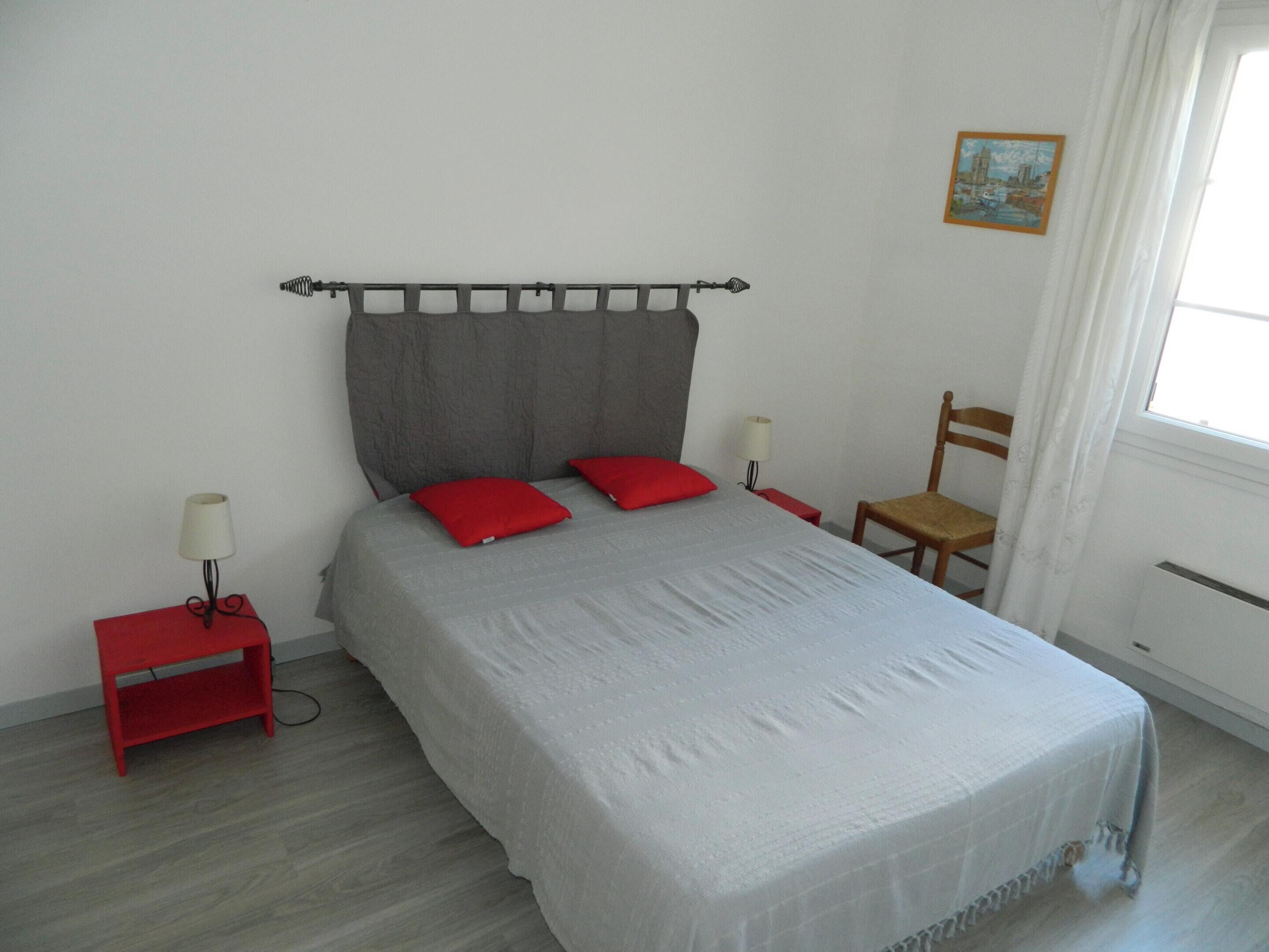 2 habitaciones, tabla de planchar con plancha y wifi gratis 