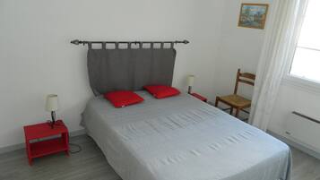 2 habitaciones, tabla de planchar con plancha y wifi gratis