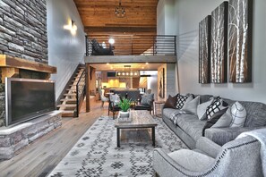 TV, fireplace
