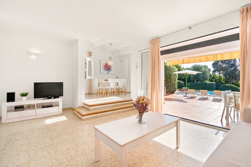 VILLA San Cristobal 500 mts from beach - Free AC and WiFi