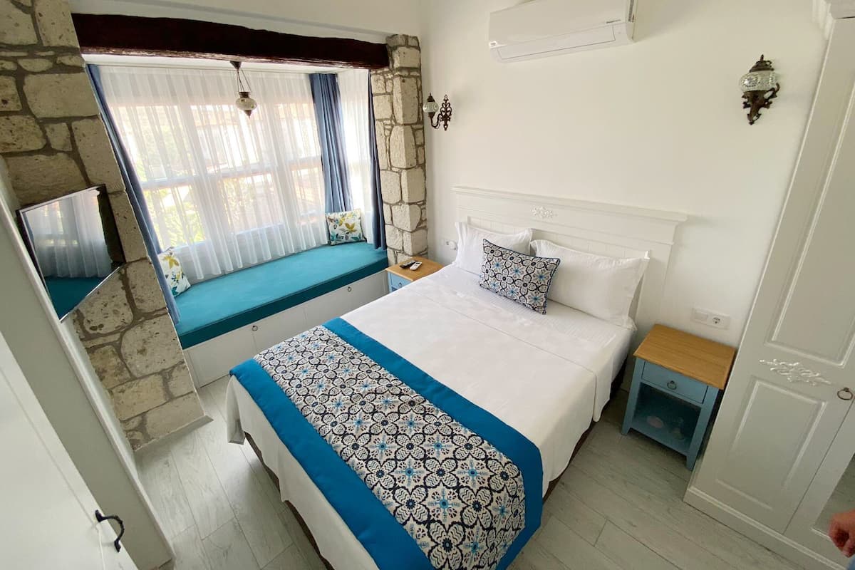 Superior Triple Room | Premium bedding, minibar, desk, free WiFi