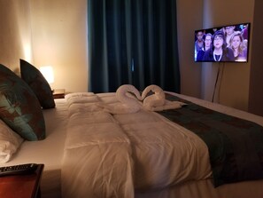 1 chambre, fer et planche à repasser, Wi-Fi, draps fournis