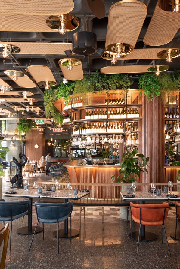 2 Restaurants; Frühstück, Mittagessen und Abendessen werden serviert